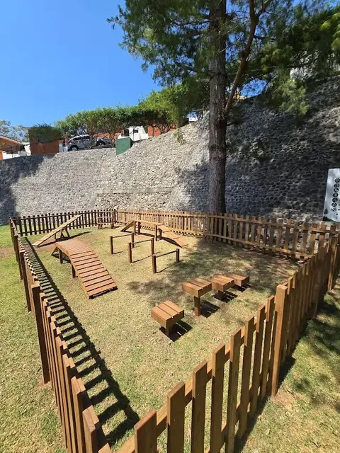 Circuito para perros · espacios amplios, otra vista